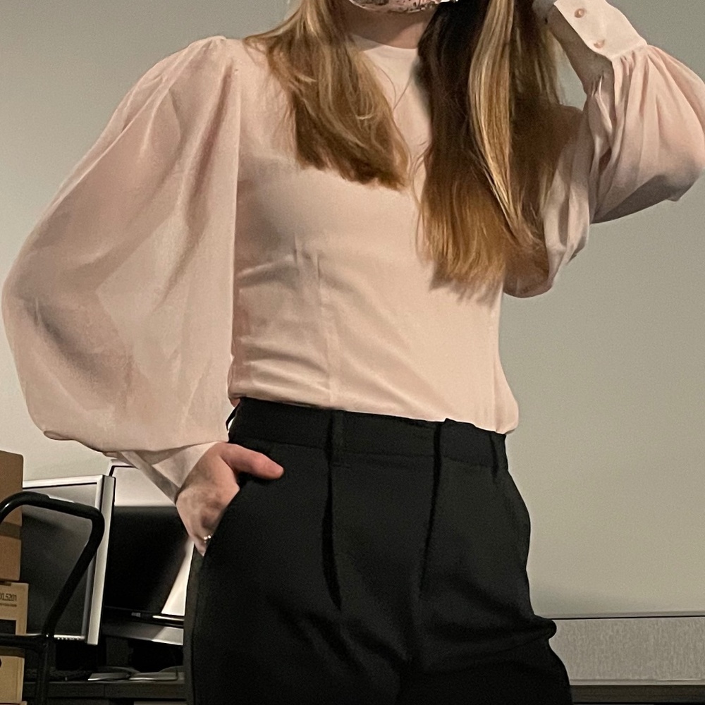 Ann Taylor flowy sleeve ballet pink blouse